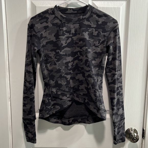 Lululemon Close to Crossing Long Sleeve Riki Heritage Camo Black Women’s Size 4 - Picture 2 of 12